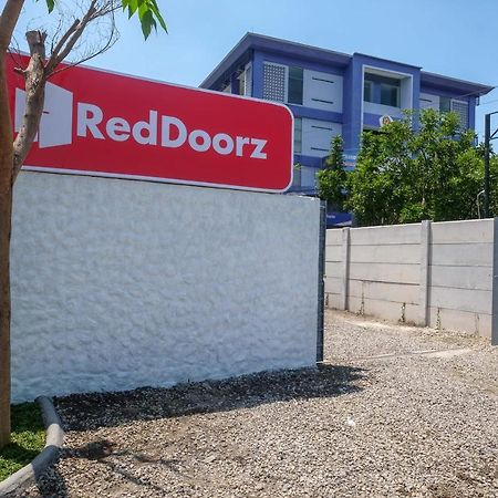 Hotel Reddoorz Near Tugu Kartasura Sukoharjo Zewnętrze zdjęcie