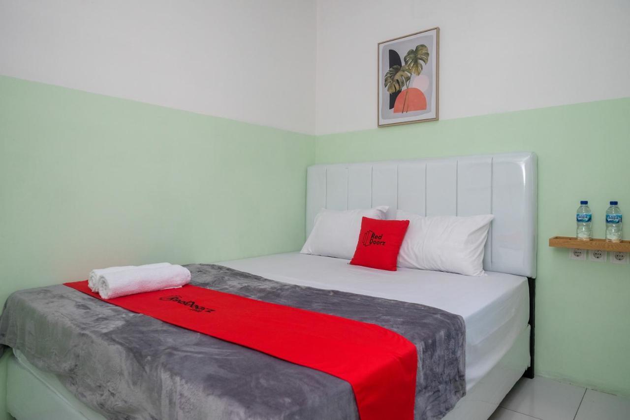 Hotel Reddoorz Near Tugu Kartasura Sukoharjo Zewnętrze zdjęcie