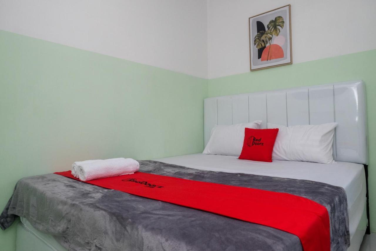 Hotel Reddoorz Near Tugu Kartasura Sukoharjo Zewnętrze zdjęcie