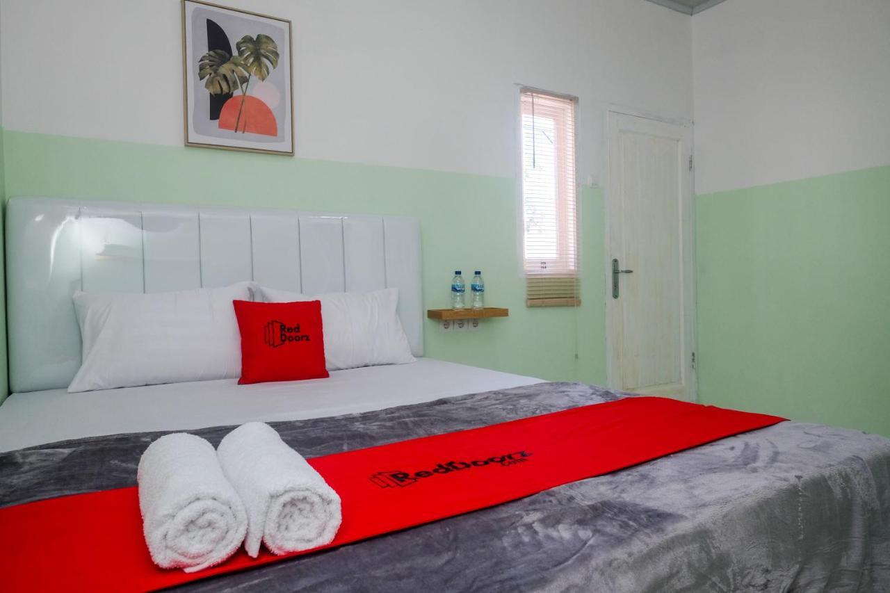 Hotel Reddoorz Near Tugu Kartasura Sukoharjo Zewnętrze zdjęcie