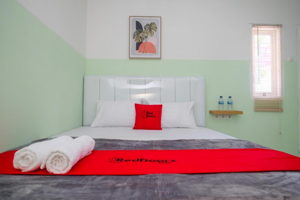 Hotel Reddoorz Near Tugu Kartasura Sukoharjo Zewnętrze zdjęcie
