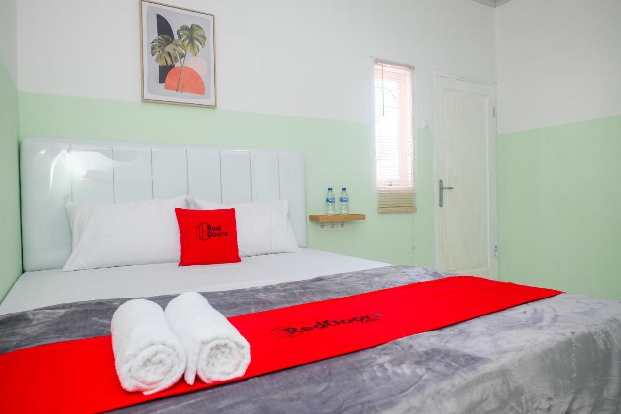 Hotel Reddoorz Near Tugu Kartasura Sukoharjo Zewnętrze zdjęcie