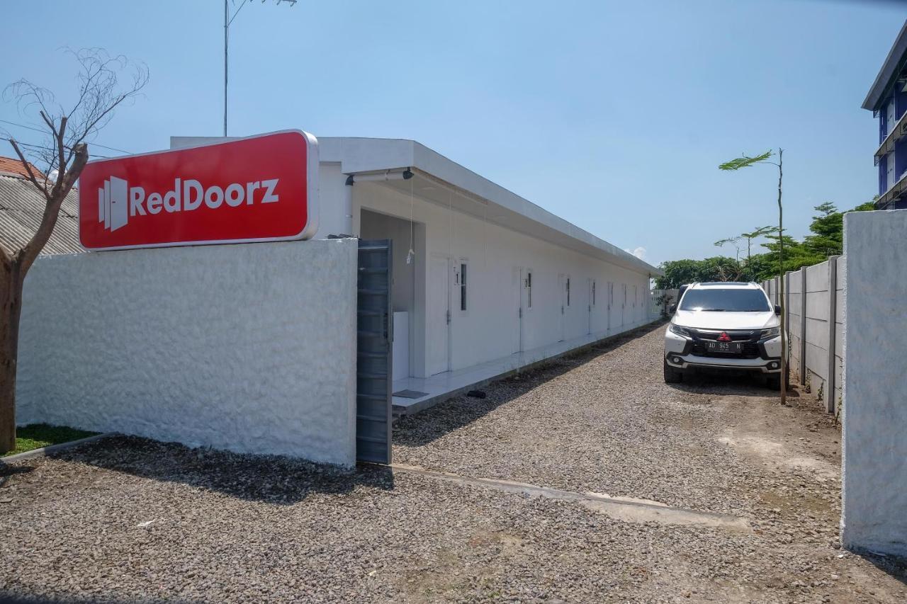 Hotel Reddoorz Near Tugu Kartasura Sukoharjo Zewnętrze zdjęcie