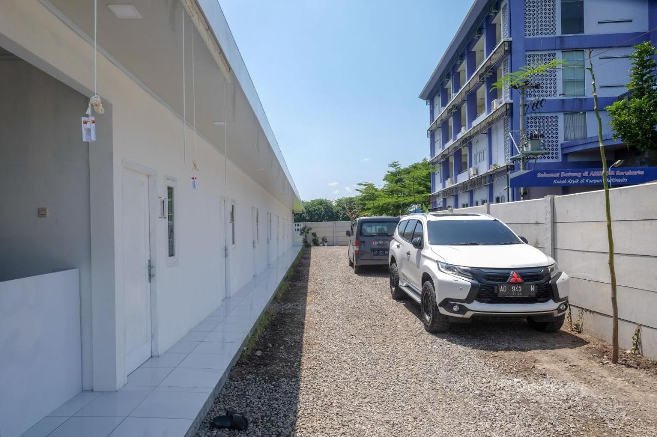 Hotel Reddoorz Near Tugu Kartasura Sukoharjo Zewnętrze zdjęcie